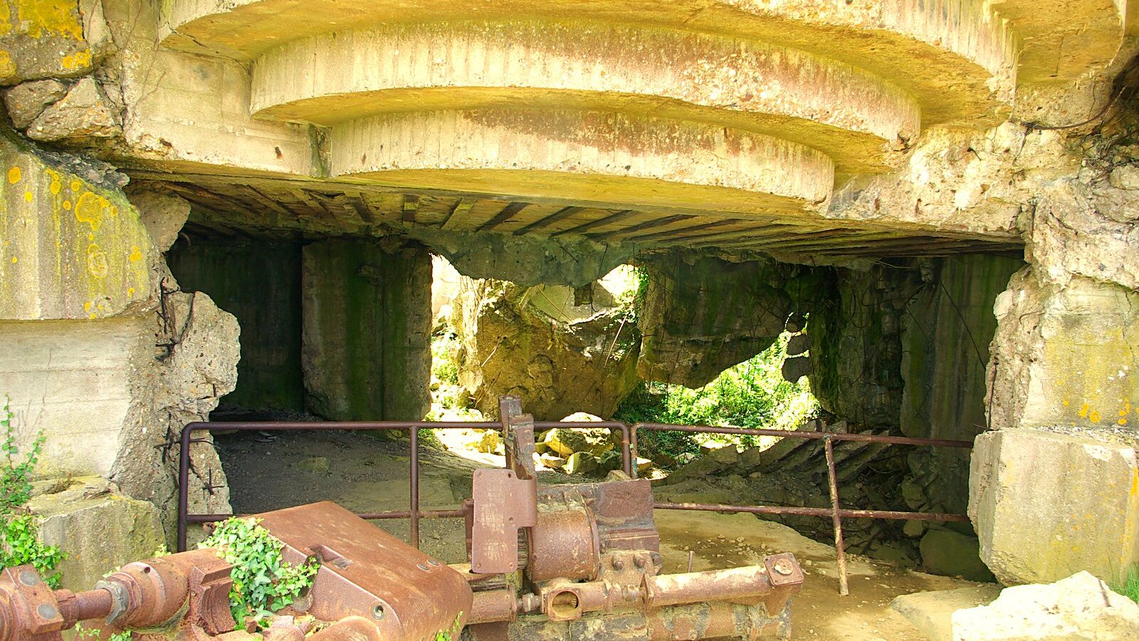 Une casemate de la batterie de Longues-sur-Mer, dans le Calvados