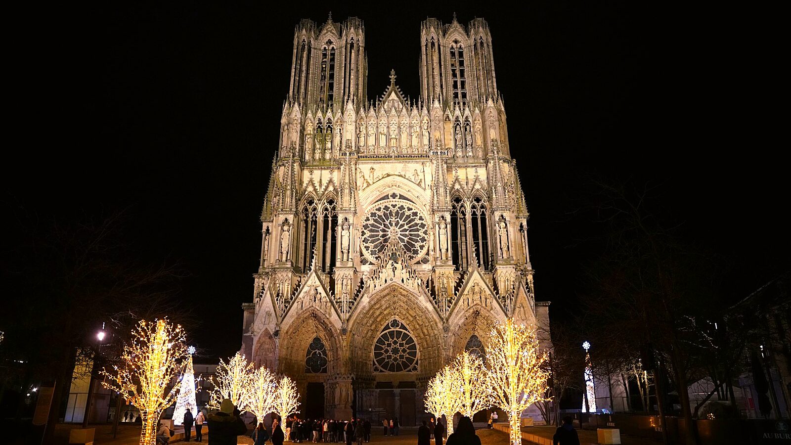 La cathédrale Notre-Dame de Reims vue de l'extérieur, dans la Marne