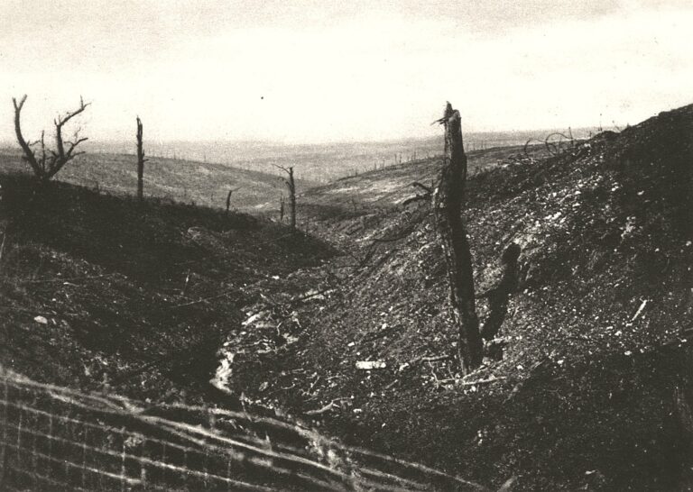 Le fort de Douaumont, dans la Meuse, vu depuis le champ de bataille de Verdun