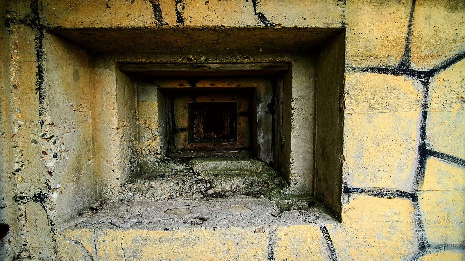 Un bloc de la batterie d'Azeville, dans la Manche