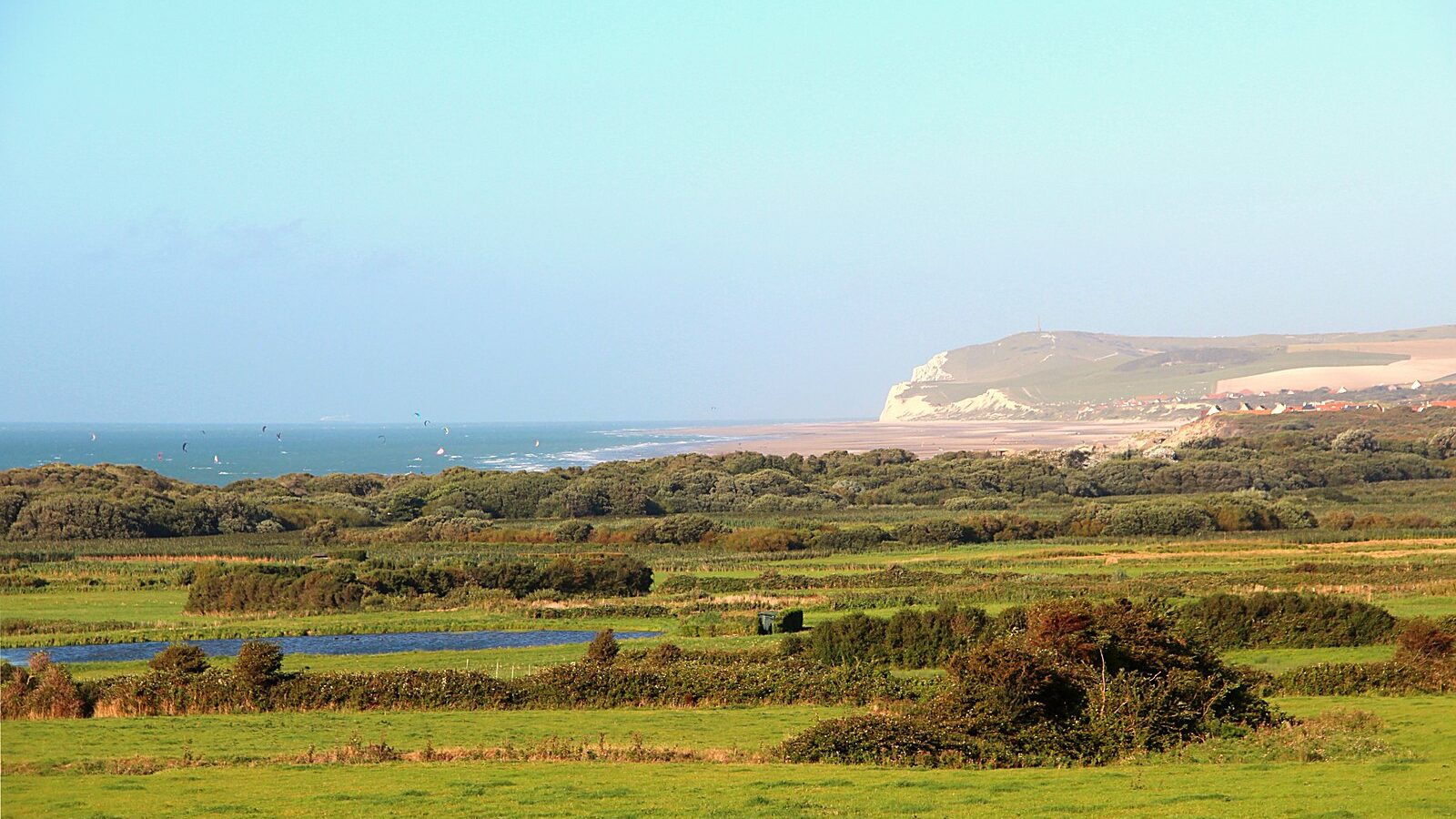 Le cap Blanc-Nez et la Manche vus des environs de Tardinghen, dans le Pas-de-Calais