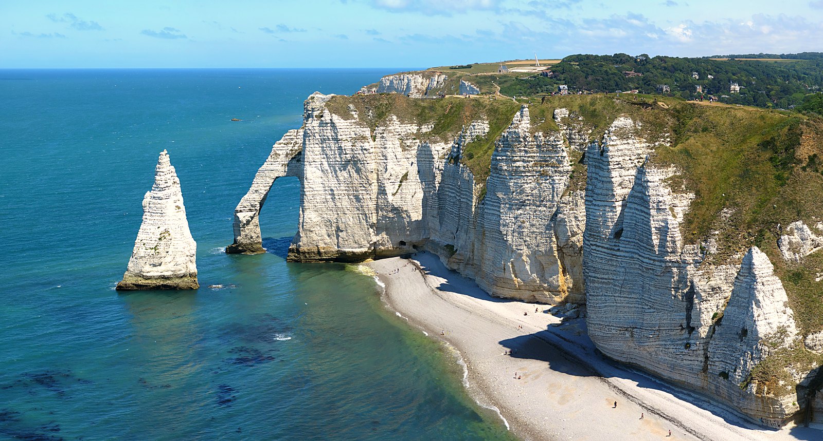 La porte d'Aval et l'aiguille d'Étretat, vues depuis la Manneporte