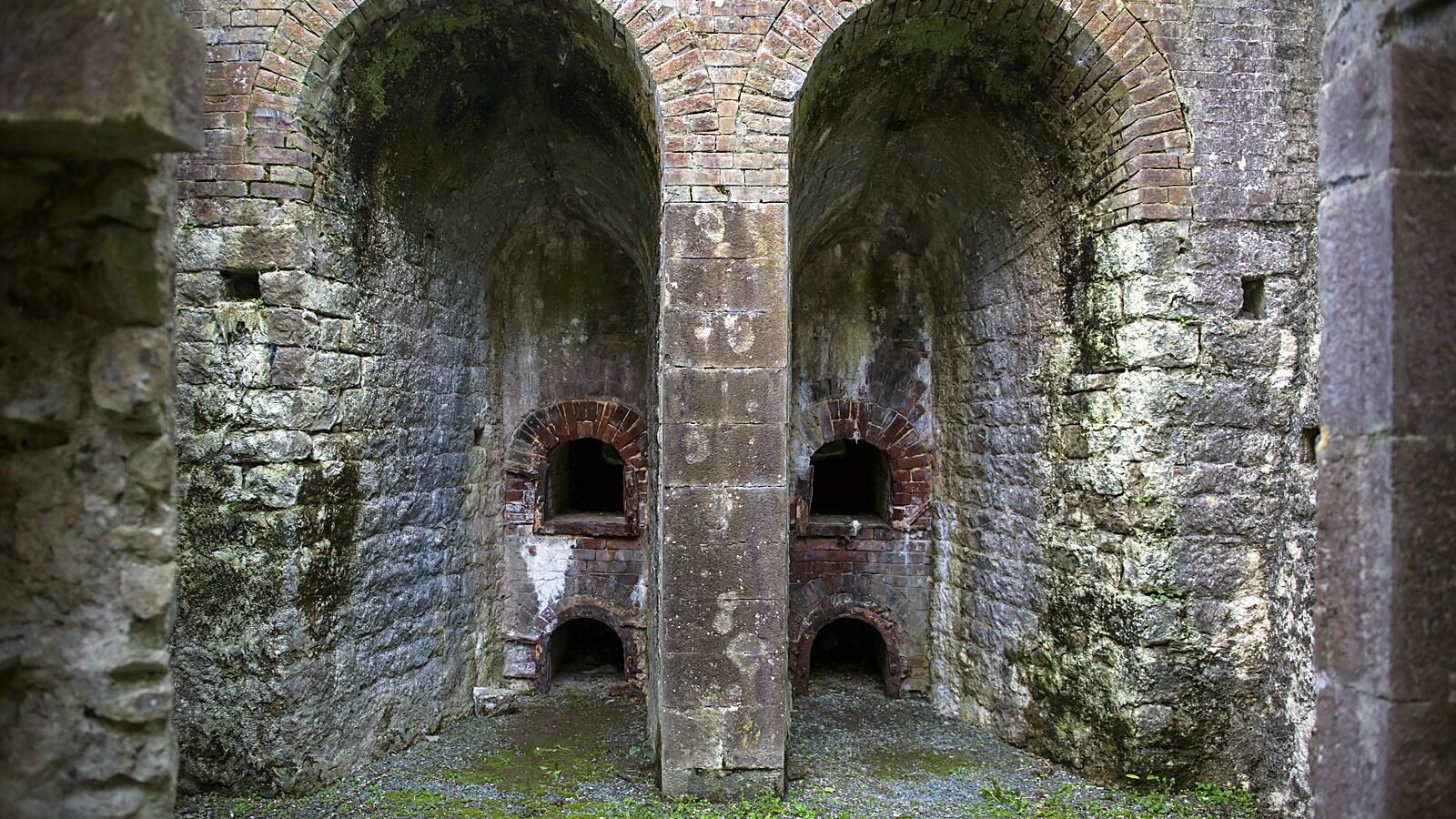 Les quatre fours à chaux du Rey, à Regnéville-sur-Mer dans la Manche