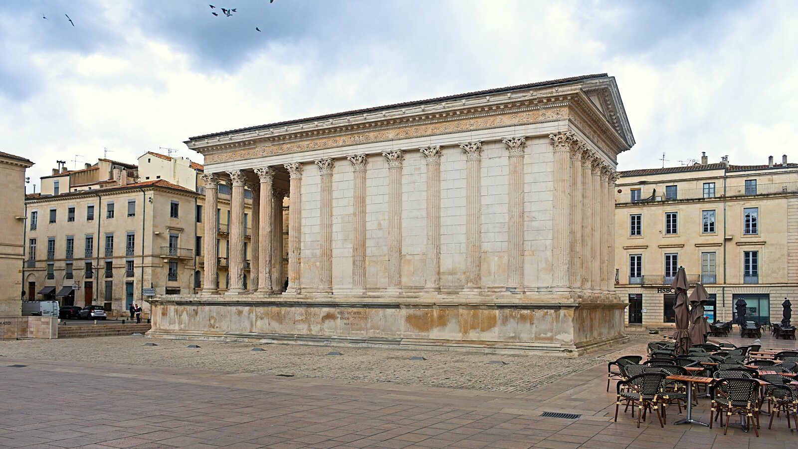 La Maison carrée de Nîmes vue du sud-ouest
