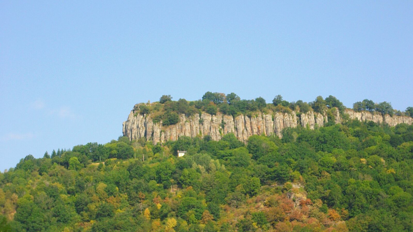 Les orgues de Bort, colonnes de phonolite sur la face orientale du puy de Bort, en Corrèze