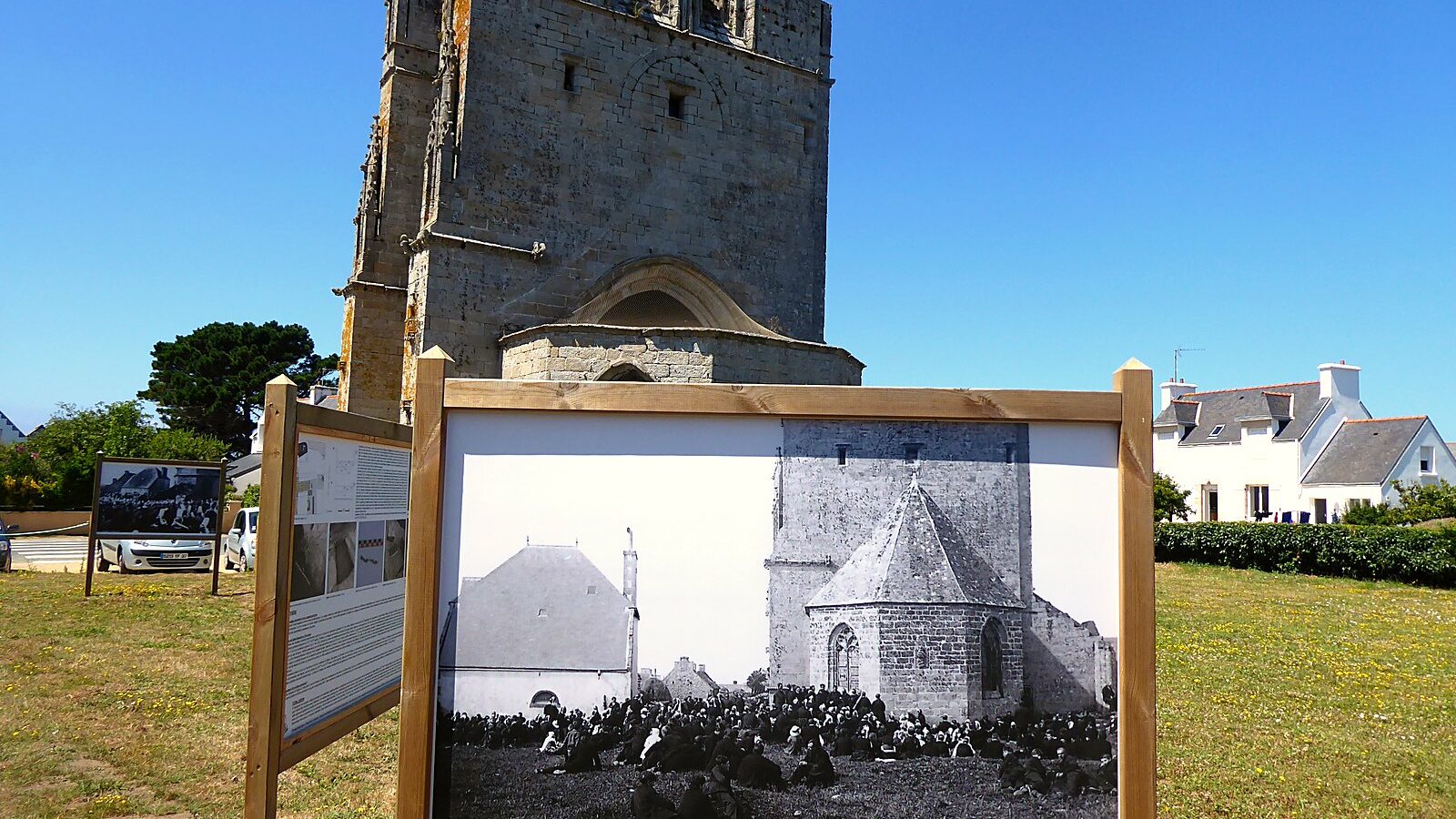 La tour inachevée de Saint-Guénolé, à Penmarc'h, seul reste d'une église de 1488