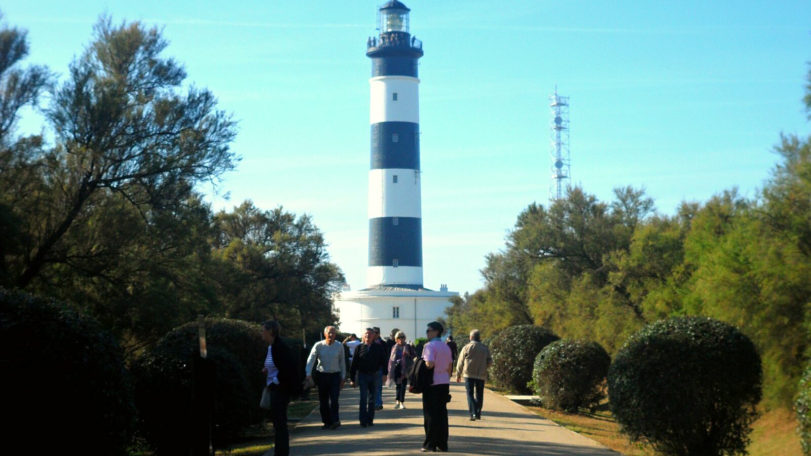 Le phare de Chassiron et ses bandes noires, à la pointe nord de l'île d'Oléron