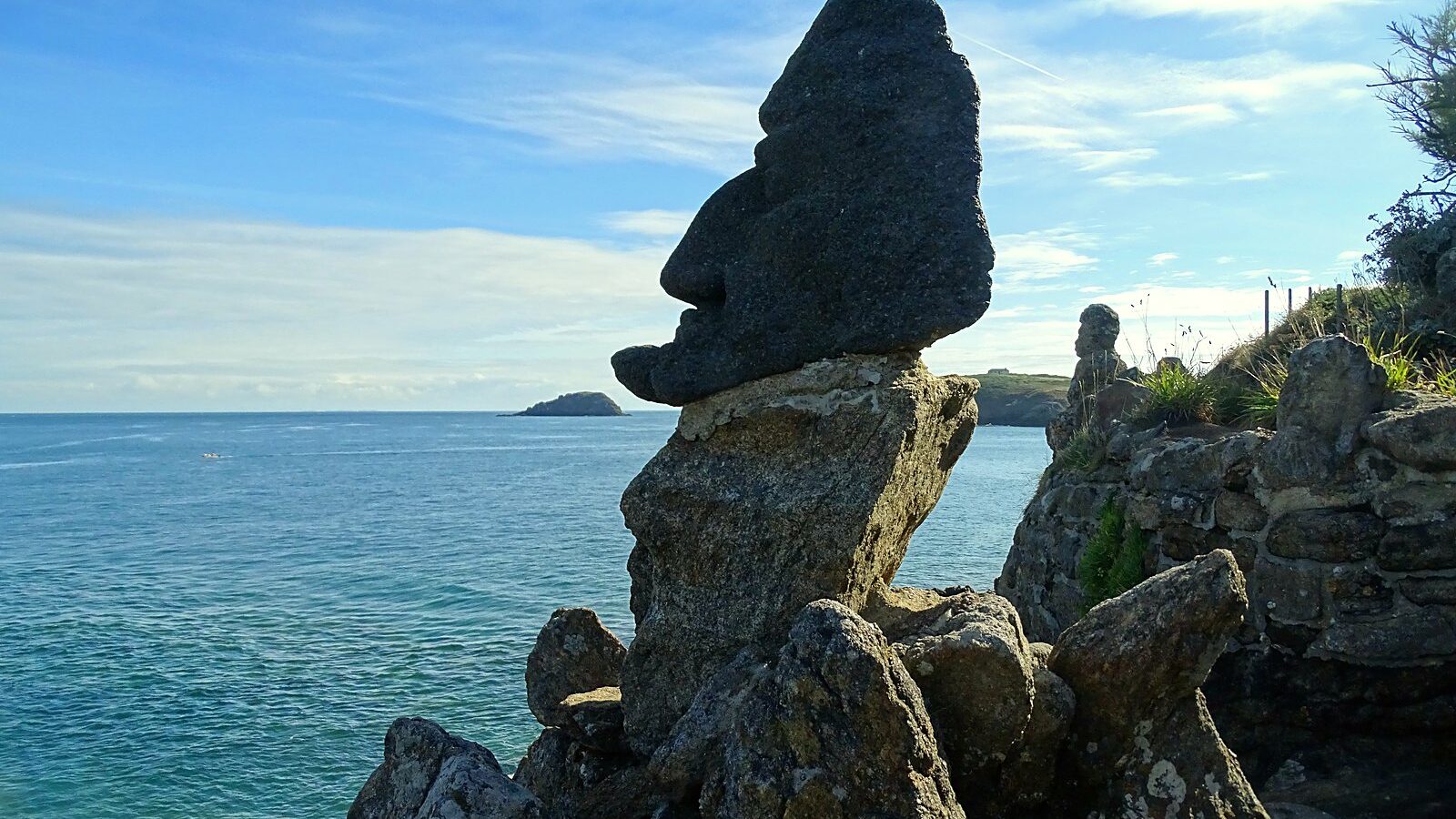 Les rochers sculptés de Rothéneuf, taillés dans le granite au bord de la mer à Saint-Malo