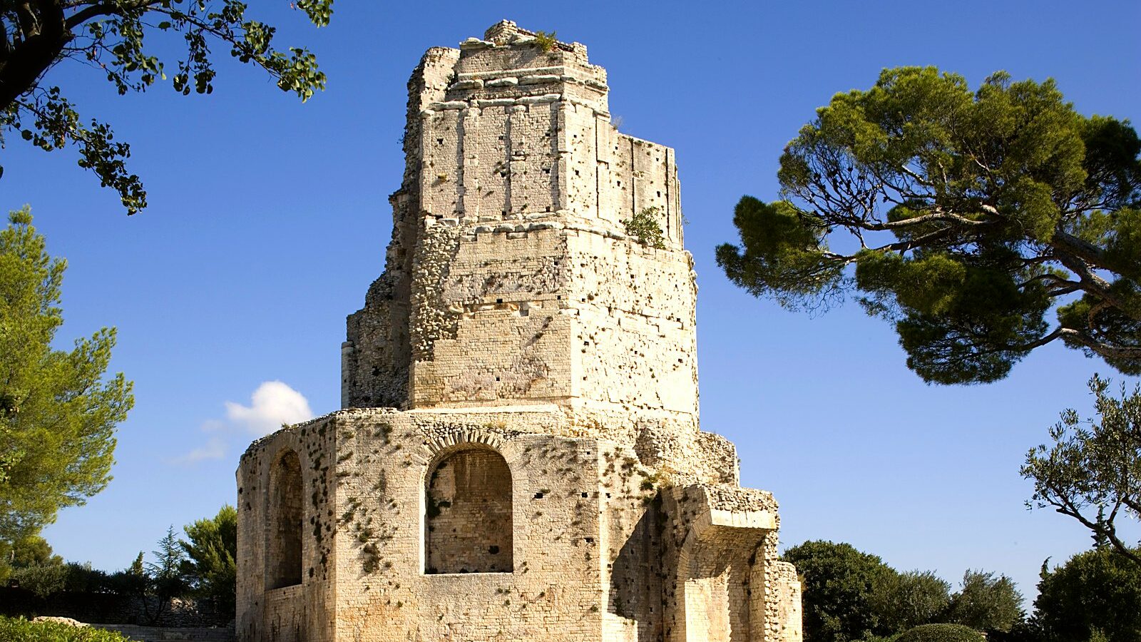 La tour Magne sur le mont Cavalier, à Nîmes