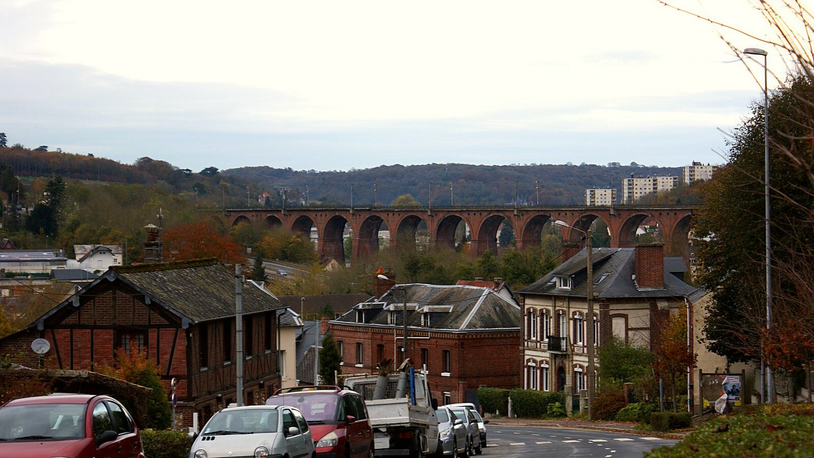 Le viaduc de Barentin, en Seine-Maritime, sur la ligne de Paris au Havre